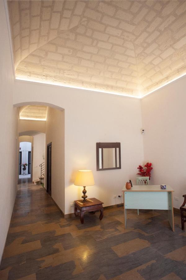 Case Vacanze "Residenze Trapanesi" Trapani Bagian luar foto