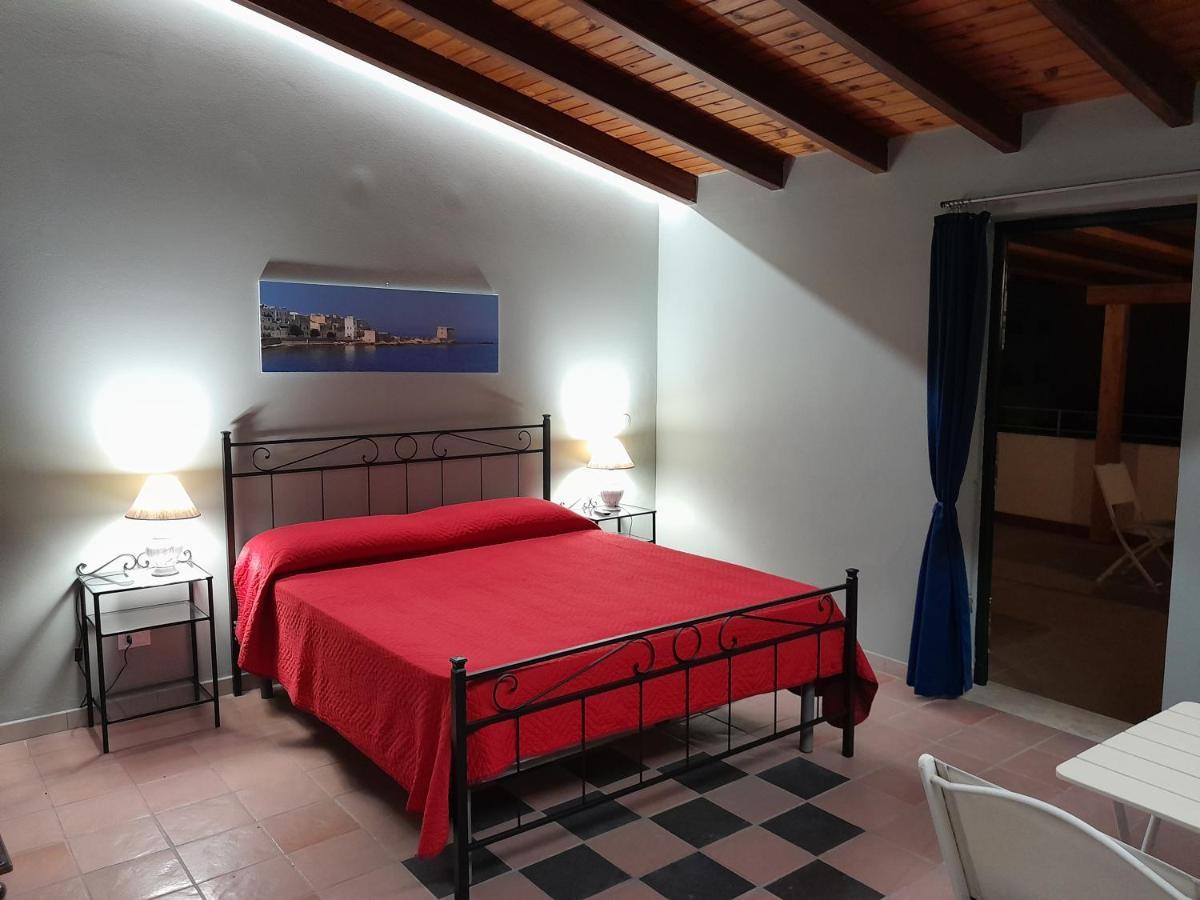 Case Vacanze "Residenze Trapanesi" Trapani Bagian luar foto