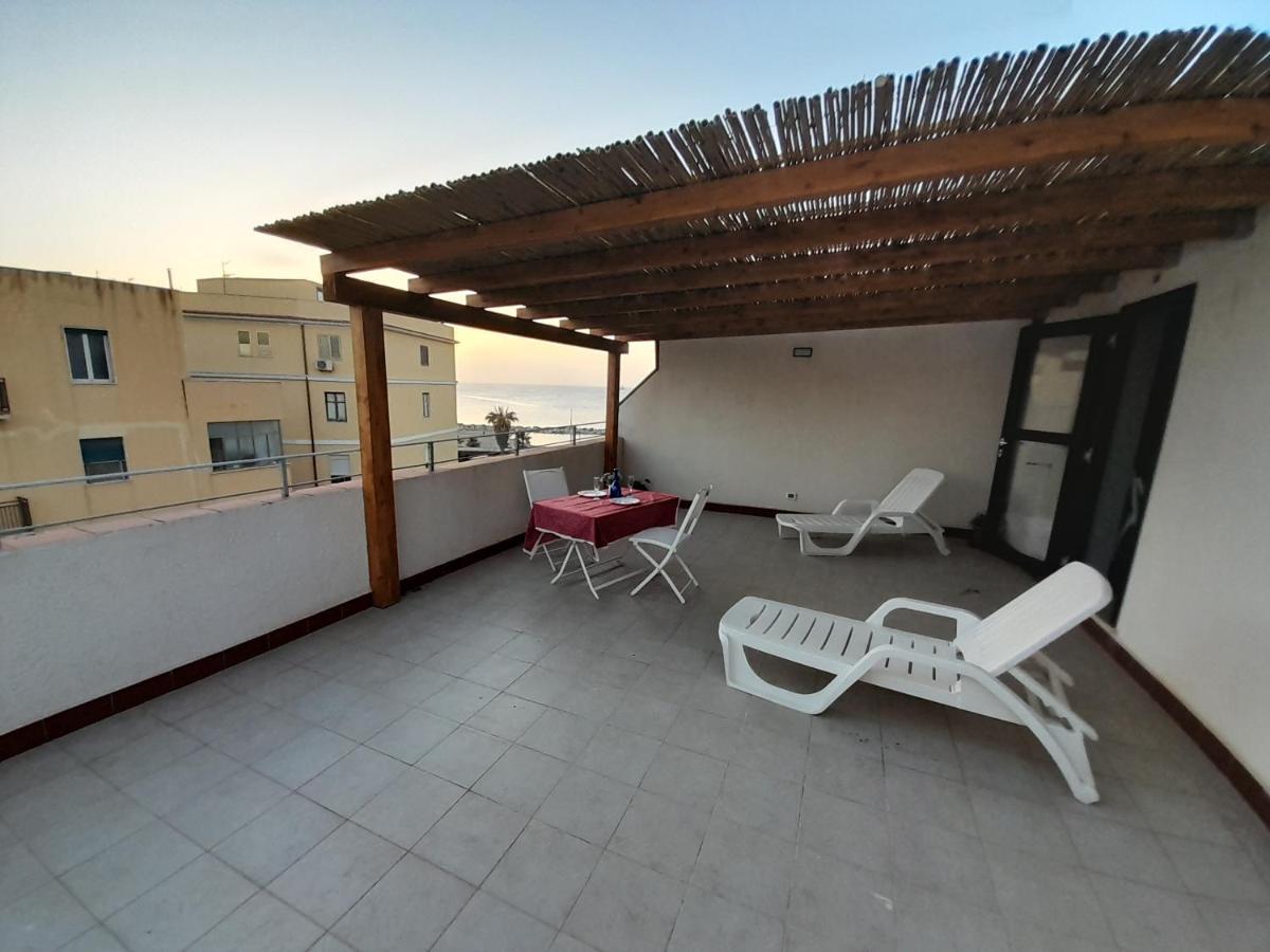 Case Vacanze "Residenze Trapanesi" Trapani Bagian luar foto