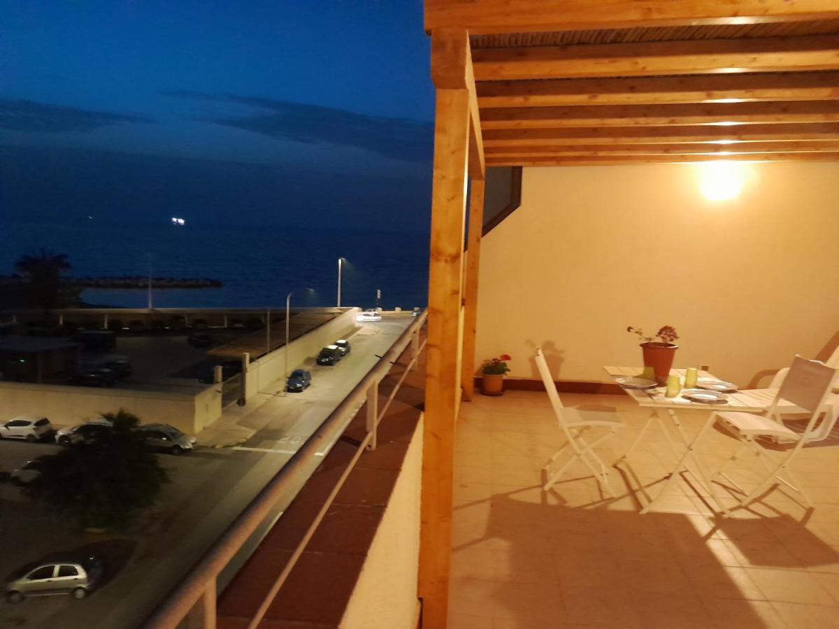 Case Vacanze "Residenze Trapanesi" Trapani Bagian luar foto